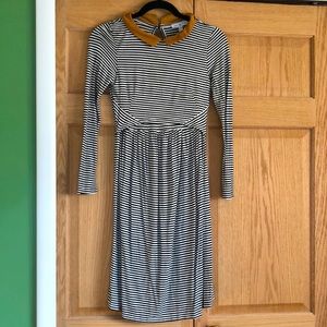 Envie de Fraise Gorgeous Nursing Dress Paris Vibes 2/4